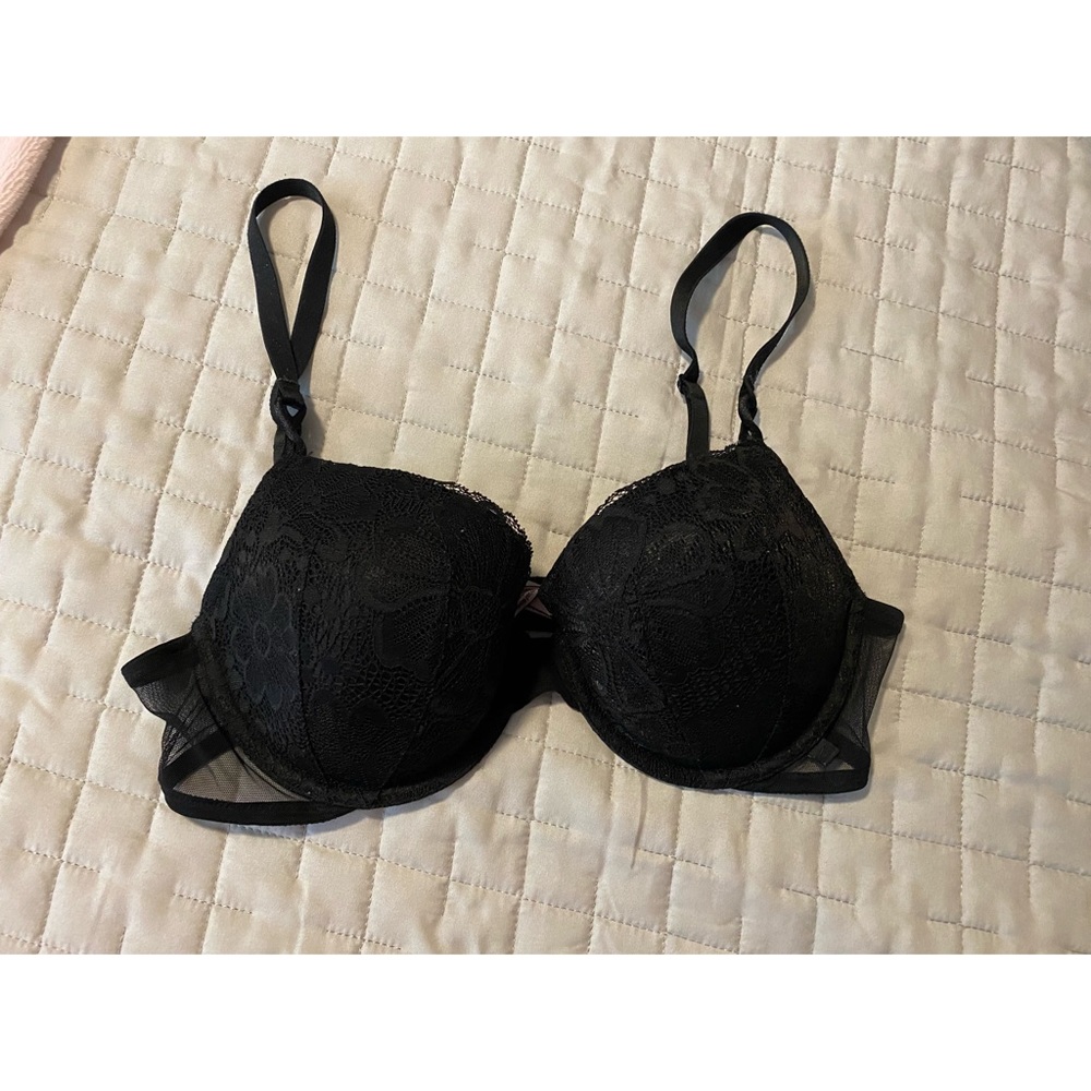 Victoria Secret Blace Laced Lined Demi Bra